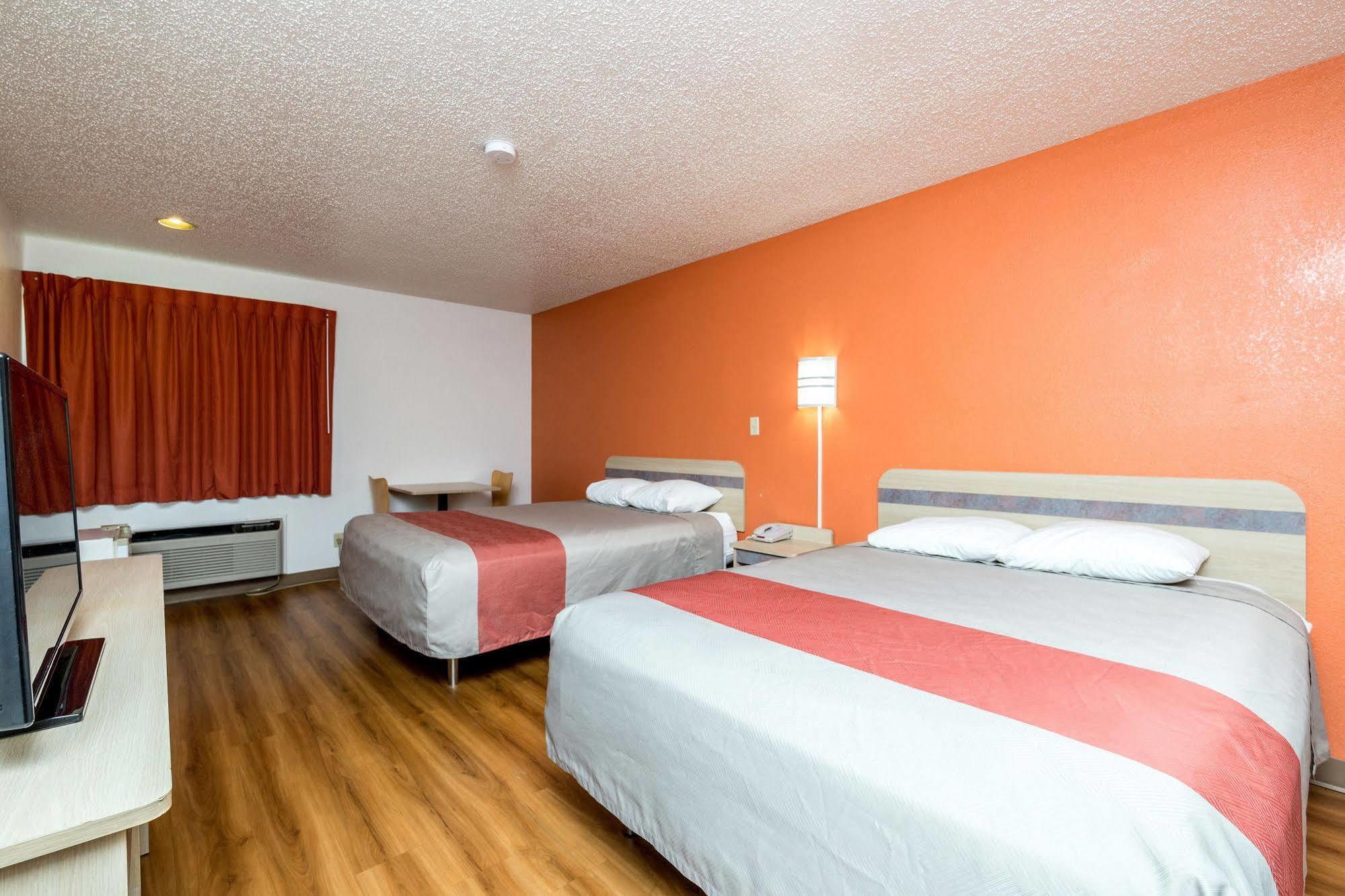 Motel 6-Waterloo, Ia ภายนอก รูปภาพ