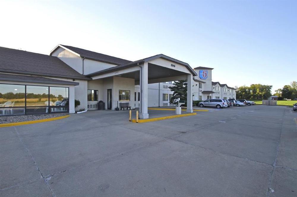 Motel 6-Waterloo, Ia ภายนอก รูปภาพ